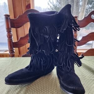Minnetonka black suede 3 layer tall fringe Boots Womens Size 10 Mid calf NIB New